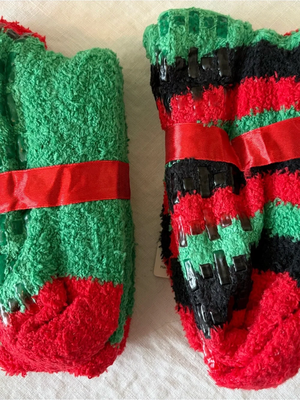 Cozy Holiday Fuzzy Socks - Red & Green - 2 pairs